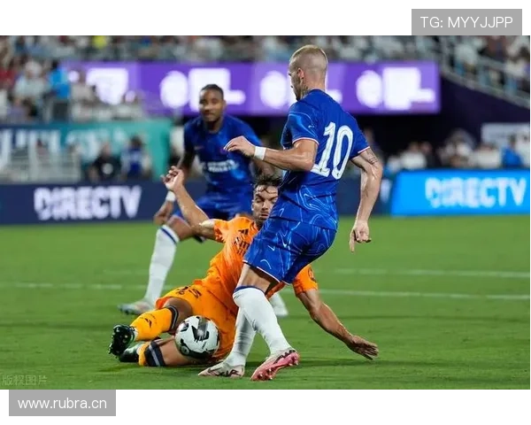 切尔西豪华阵容进攻问题显现,近期表现波动影响球队争冠形势 切尔西豪华阵容进攻问题显现,近期表现波动影响球队争冠形势