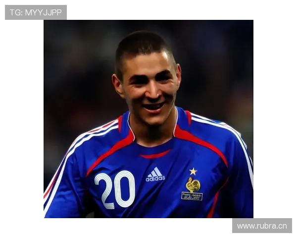 本泽马国家队地位争议:战术适配与大赛表现如何影响其定位 本泽马国家队地位争议:战术适配与大赛表现如何影响其定位