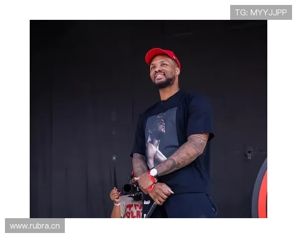 利拉德休赛期还在凌晨四点练投篮，这人是不用睡觉的吗？